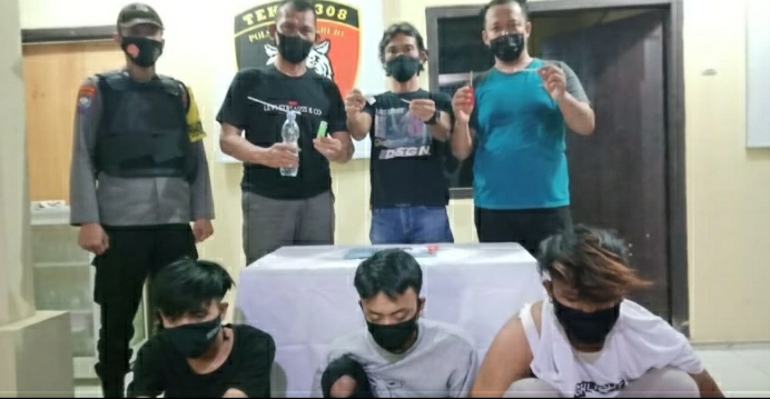 Gerebek Rumah, Tiga Pemuda Diduga Pengguna Sabu Diamankan