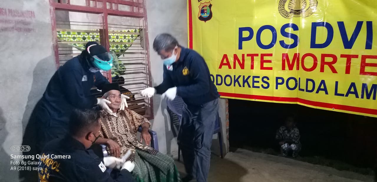 Tim DVI Polda Lampung Ambil Sampel DNA Penumpang Sriwijaya Air SJ182