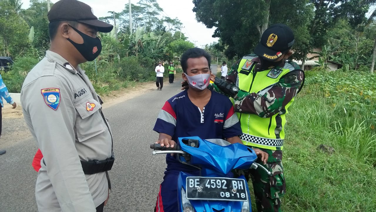 Personil Gabungan Gelar Operasi Yustisi Di Desa Rejo Katon
