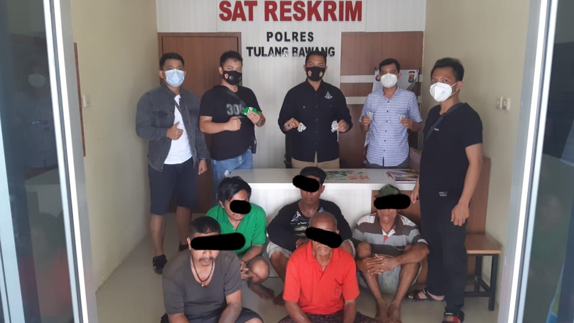 Kumpul Berkerumun, Lima Bapak-Bapak ini Terancam Hukuman 10 Tahun Penjara