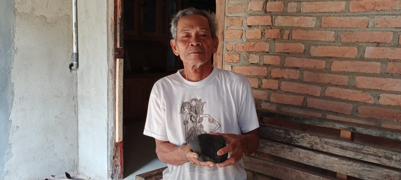 Batu Diduga Meteorit Juga Ditemukan di Sawah