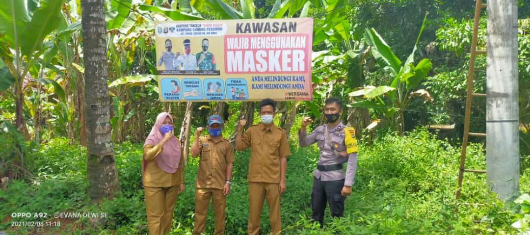 Kampung Gunung Pekuon Pasang Banner Himbau Warga Taat Prokes
