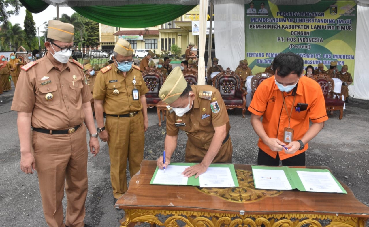Pemkab Lamtim dan Kantor Pos Jalin MoU Antarkan E-KTP Ke Rumah Pemohon