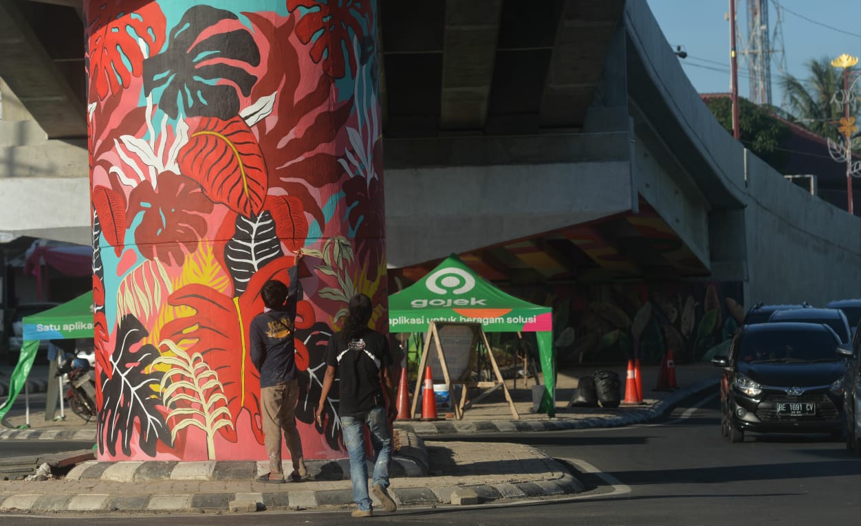 MURAL FLOWER COLOUR