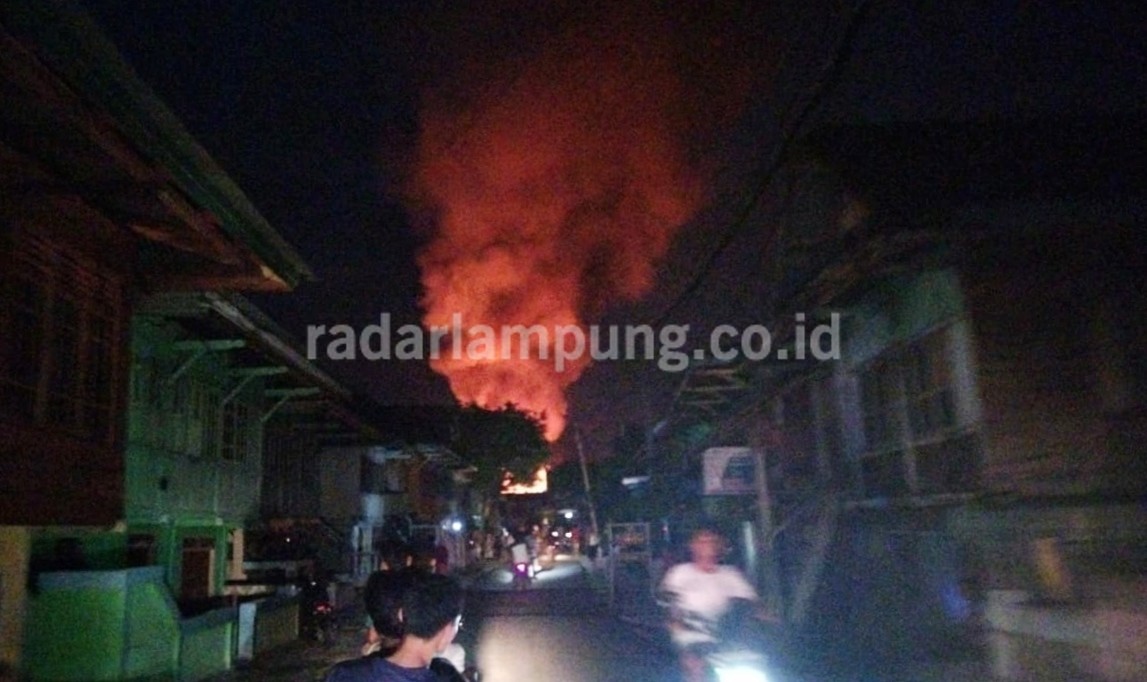 Total, Sepuluh Rumah di Karyapenggawa Hangus