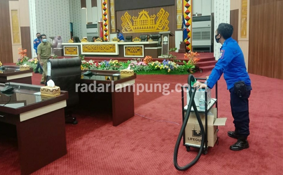 Sterilisasi Kantor Dewan, Kunjungan Dibatasi