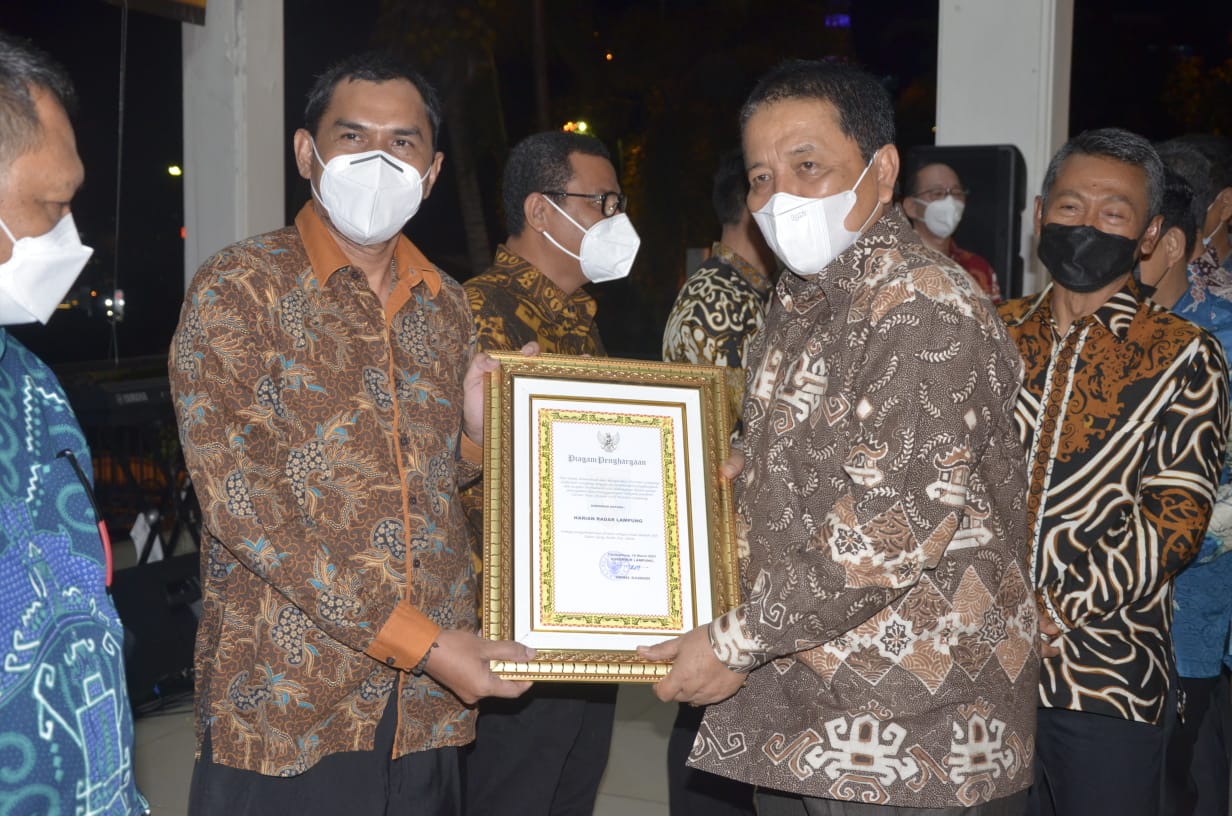 Radar Lampung Terima Penghargaan Pemprov Lampung