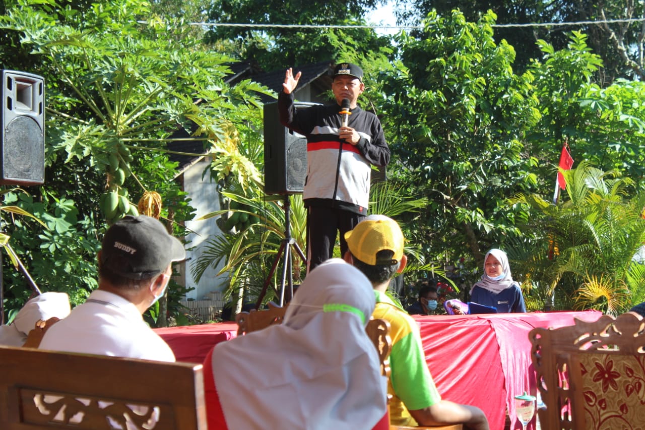 Bupati Lamtim Dukung Kegiatan Ekonomi Kreatif Masyarakat