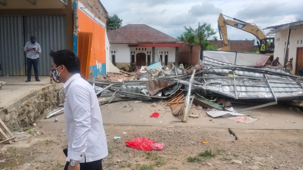 Tok ! PN Kalianda Eksekusi Lahan 715 Meter Persegi di Wayhuwi Lamsel