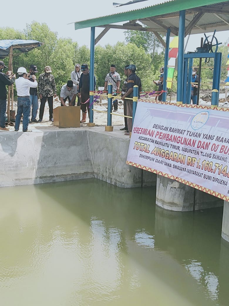Gotong Royong, P3UW Bangun Pintu Air Bendungan Senilai Rp1 Miliar