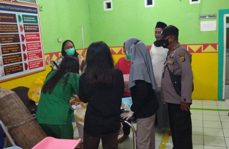 Tega, Bayi dengan Tali Pusar Ditemukan Tergeletak Dalam Keranjang Anyaman