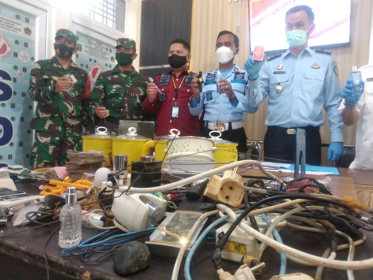 Petugas Sisir Rutan Kelas I Bandarlampung, Temukan Ponsel Hingga Kabel Listrik