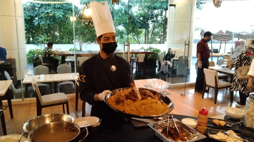 Ragam Menu Timur Tengah di Golden Tulip saat Buka Puasa, Yummy !