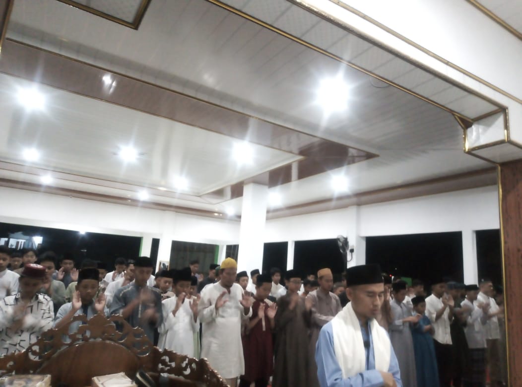 Santri Dewan Dakwah Selenggarakan Salat Ghoib Untuk Awak KRI Nanggala 402