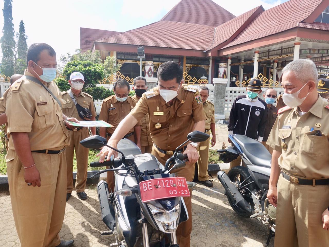Gagah, Korluh dan Penyuluh Pertanian Lamteng Bawa Vi-xion