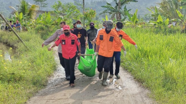 Pria Paruh Baya Ditemukan Tewas di Sungai