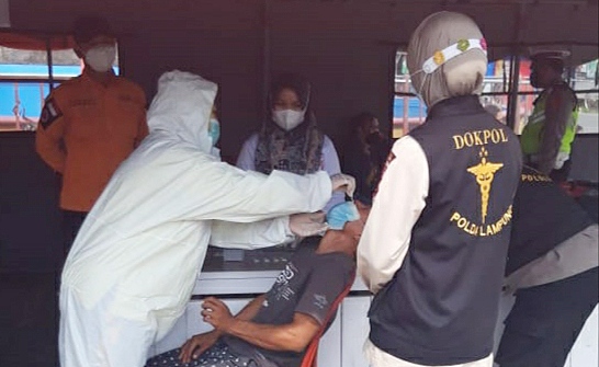 Melintas di Pospam Tugu Pengantin, Pengendara Jalani Swab Antigen