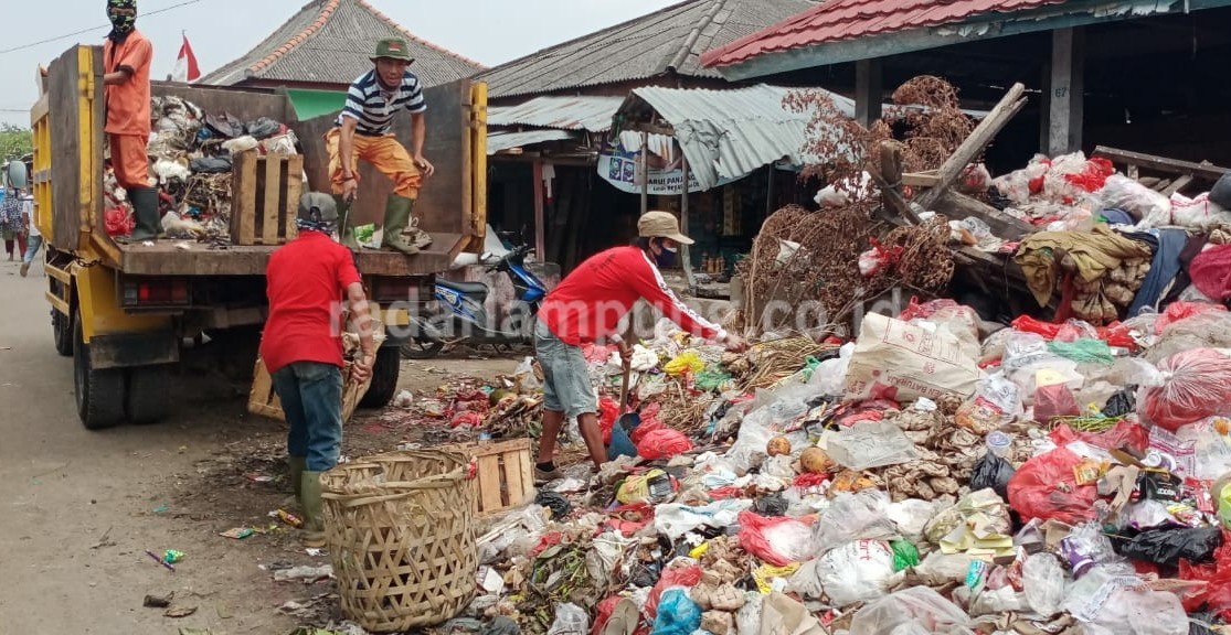 Bupati Janji Belasan Tenaga Kebersihan Tercover BPJS Ketenagakerjaan