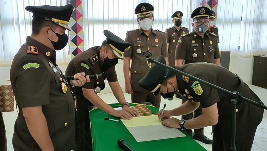 Pelantikan Kasi Intelijen, Ini Pesan Kajari Tangggamus