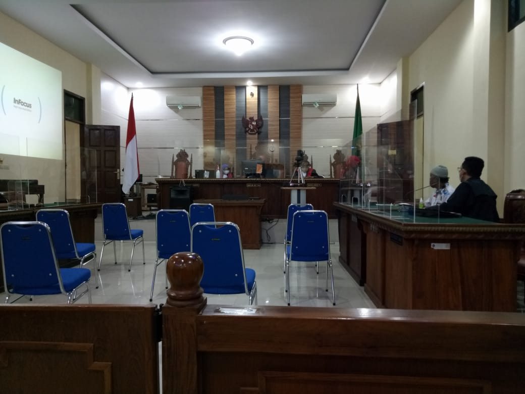 Gelapkan Anggaran Dana Desa, Petugas Desa Dituntut Tinggi