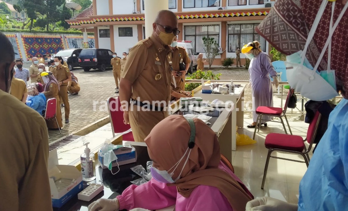 Sekkab Pantau Rapid Tes Antigen Kepala OPD dan ASN