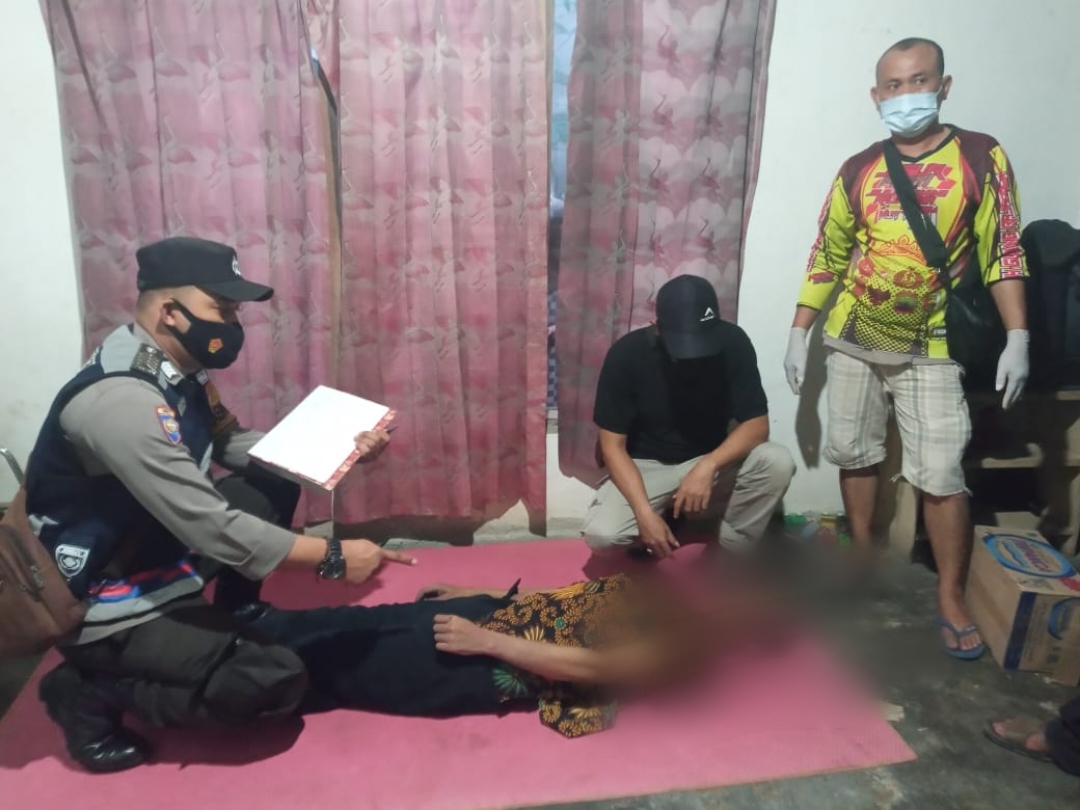 Cekik Anak Lalu Gantung Diri, Keduanya pun Tewas Seketika