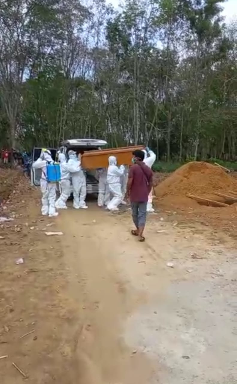 Dua Warga Tubaba Wafat, Dimakamkan dengan Standar Prokes