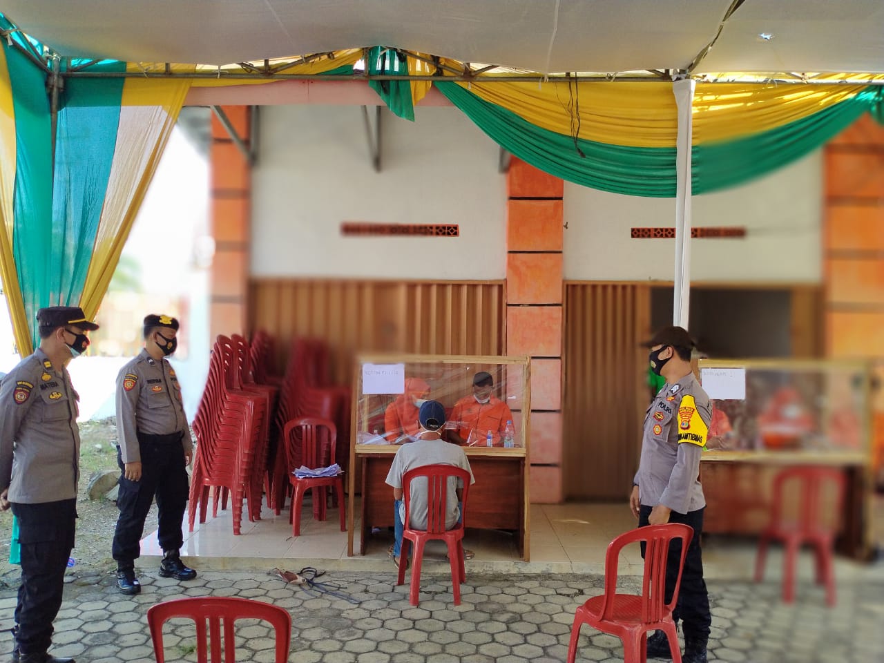 Polres Lampura Dampingi Penyaluran BST