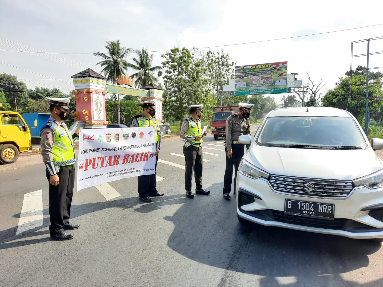 Polres Lamtim Imbau Kedaraan Tujuan Bakauheni Putar Balik Bila Tanpa Syarat Bebas Covid