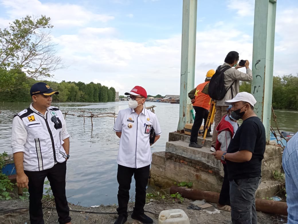 Jadi Akses Darat Utama, Pemkab Tuba Renovasi Jembatan Gantung Sungai Burung