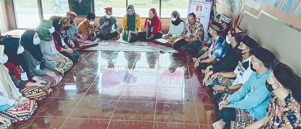 Latih Muli-Mekhanai Lamsel Seni Pertunjukan Sastra Lisan Kias