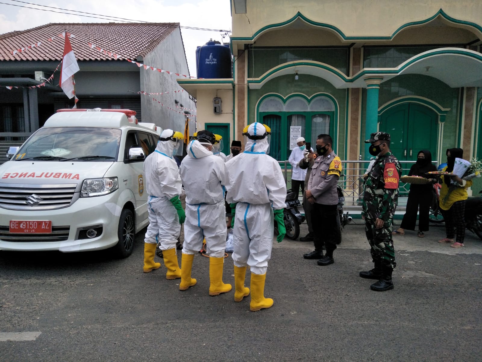 Babinsa Kodim 0410/KBL Monitoring Pemakaman Jenazah Covid-19