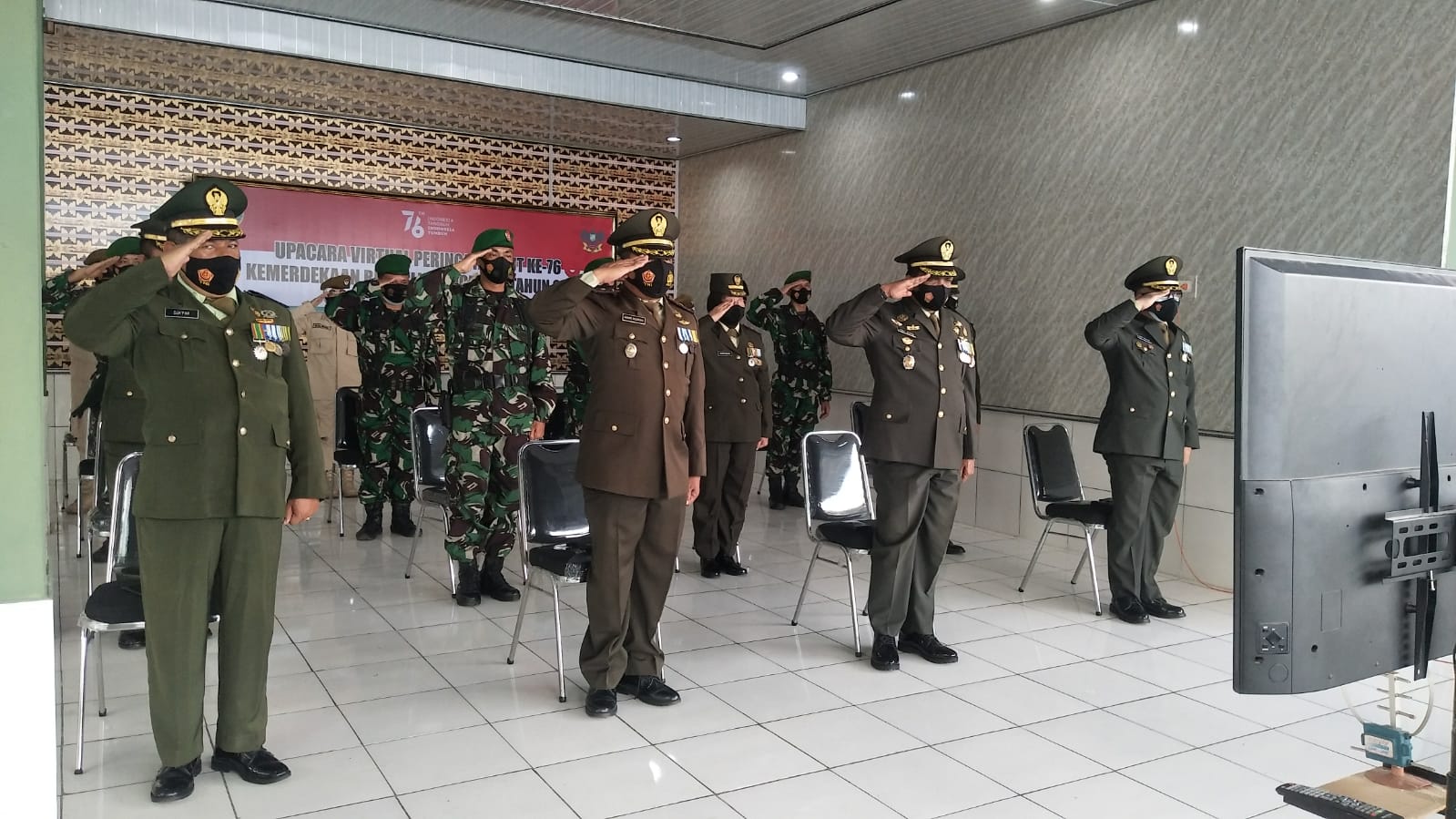 Kasdim 0410/KBL bersama dengan Personel Ikuti Upacara HUT RI ke-76