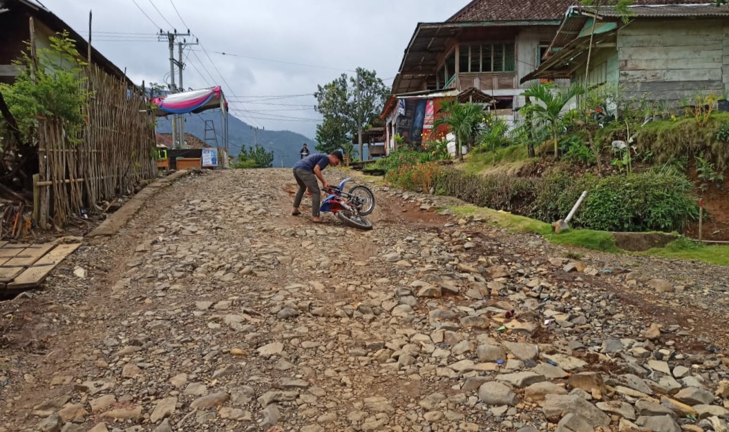 Perbaikan Ruas Jalan Ulubelu Dilanjutkan Tahun Ini