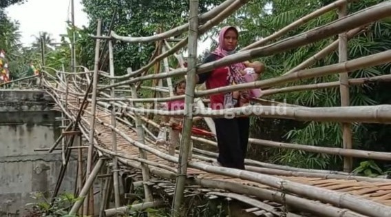 Lanjutkan Pembangunan Jembatan di Gedongtataan dan Negerikaton