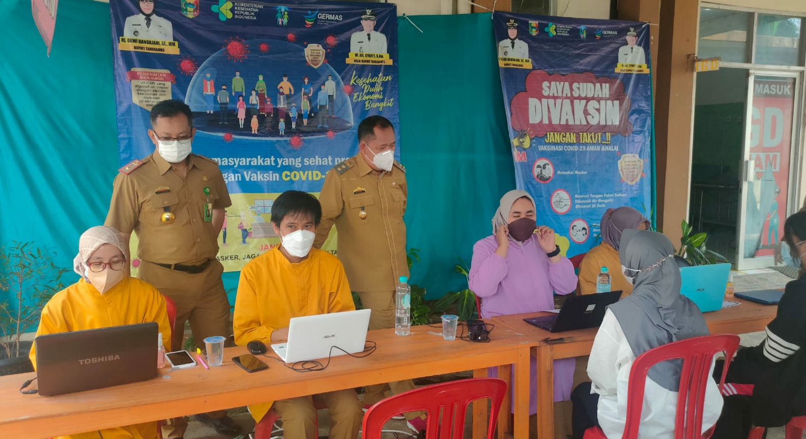 DPC PDIP Tanggamus Gelar Vaksinasi Massal Covid-19 di Gisting