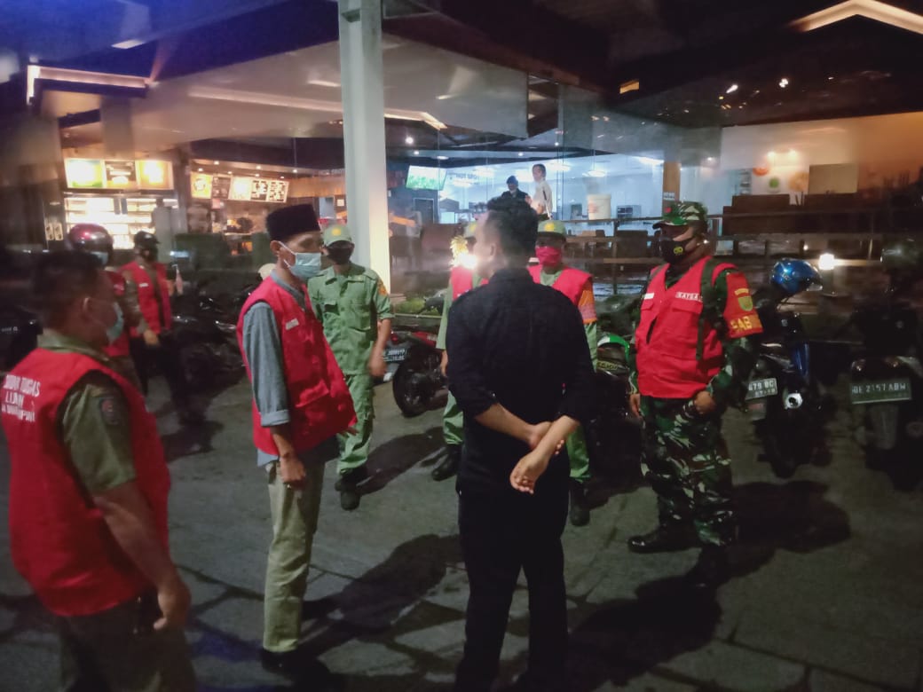 Babinsa Kodim 0410/KBL Laksanakan Patroli Penerapan PPKM Level 4
