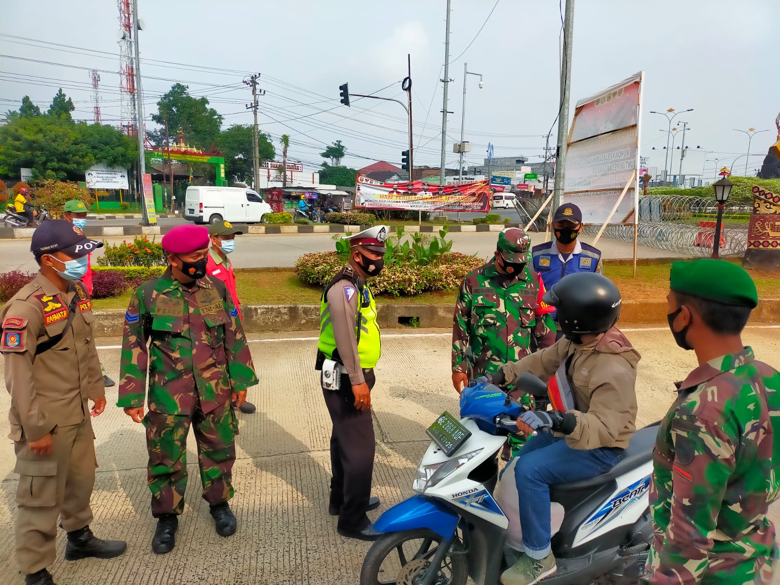 Personel Kodim 0410/KBL Terus Giatkan Penyekatan
