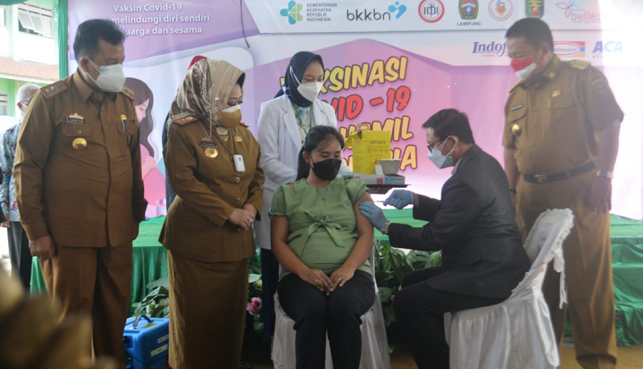 Gubernur Ingatkan Pentingnya Vaksinasi untuk Kurangi Risiko Bumil