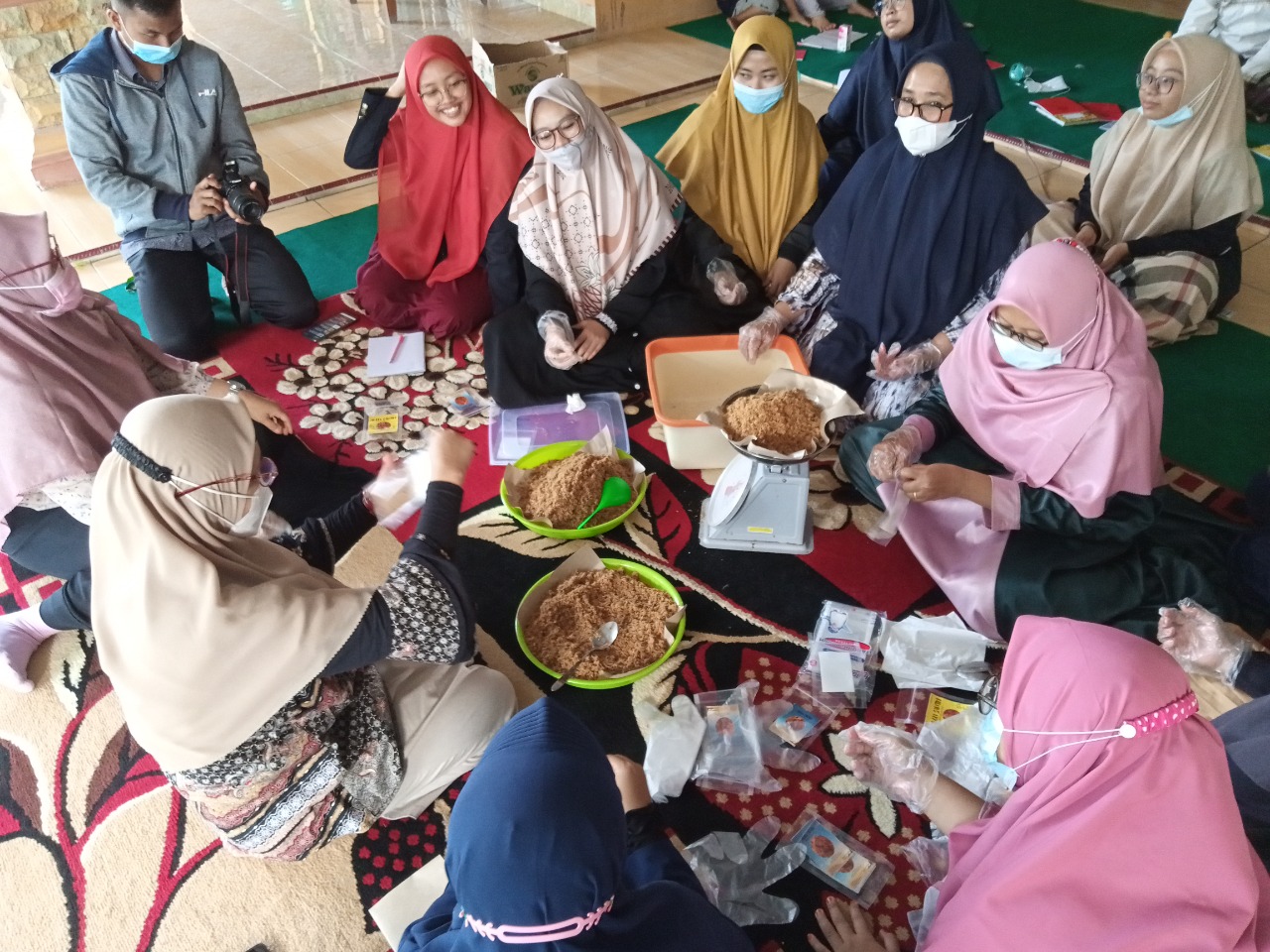 Tim PKM Polinela Mengadakan Pelatihan Pembuatan Abon Lele 