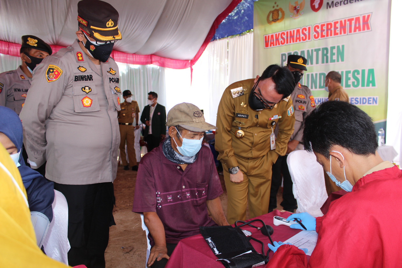 Polres Waykanan Gelar Vaksinasi Merdeka Ponpes Alfalah Khusada\'ah Pakuan Ratu