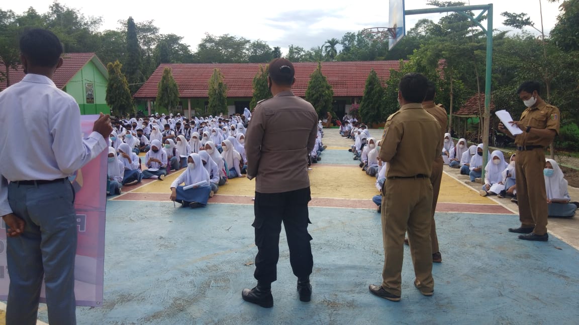 Sambangi SMAN 1 Kasui, Polisi Gelar Binluh ke Pelajar