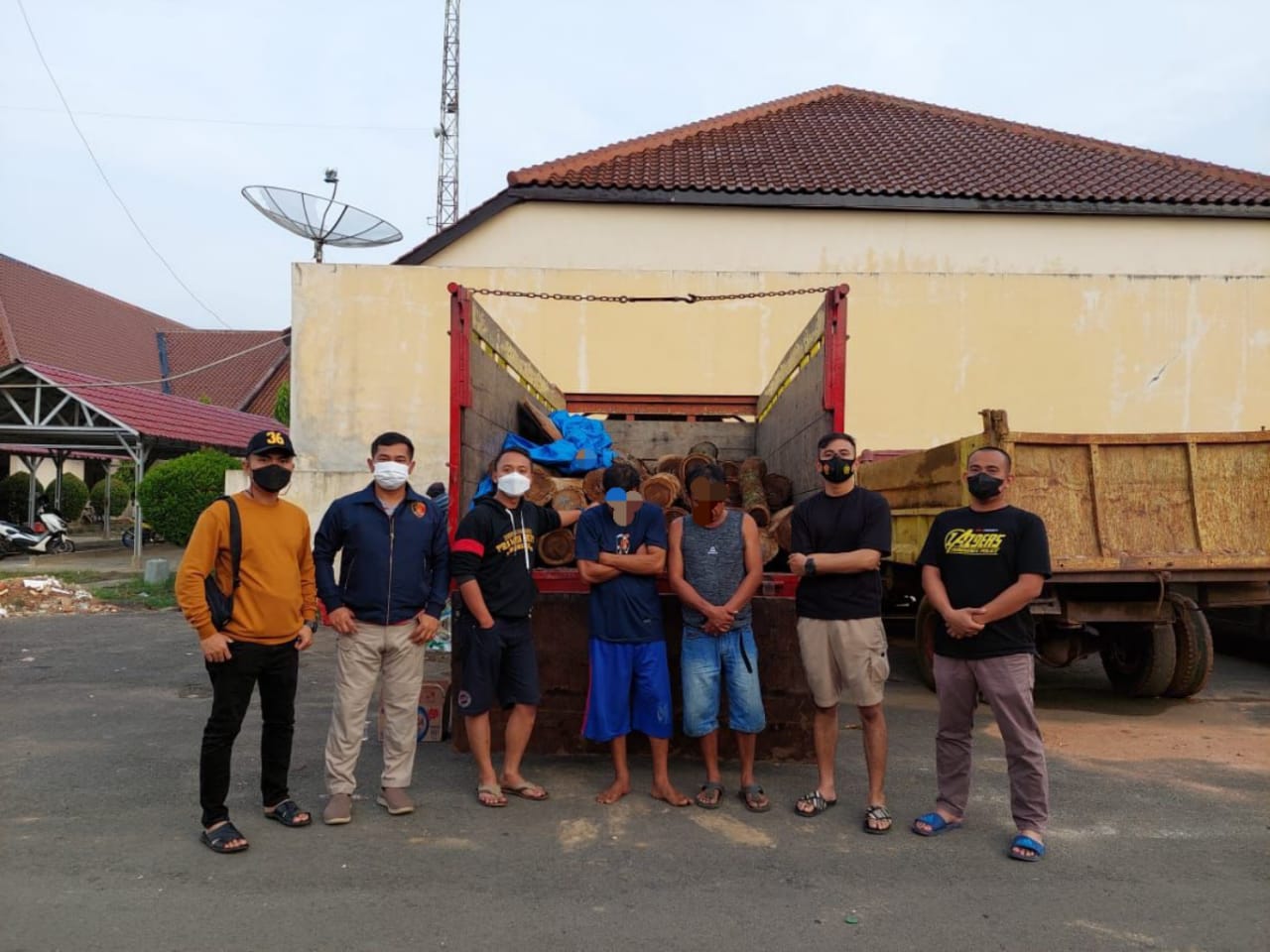 Bawa Kayu Sonokeling Tanpa Izin, Dua Warga Lamtim Diringkus