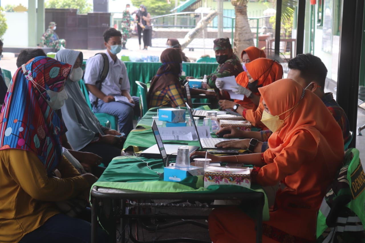 Dukung Pemerintah, Kodim 0410/KBL Gelar Vaksinasi Massal
