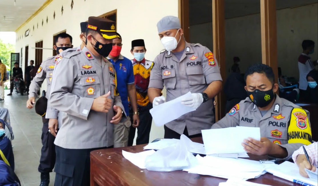 Tinjau Vaksinasi Massal, Ini Kata Wakapolres Waykanan