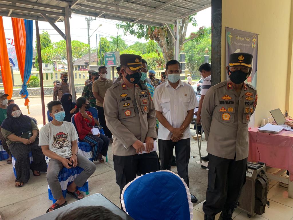 Tinjau Vaksinasi di Way Kanan, Wakapolda : Tetap Kedepankan Prokes