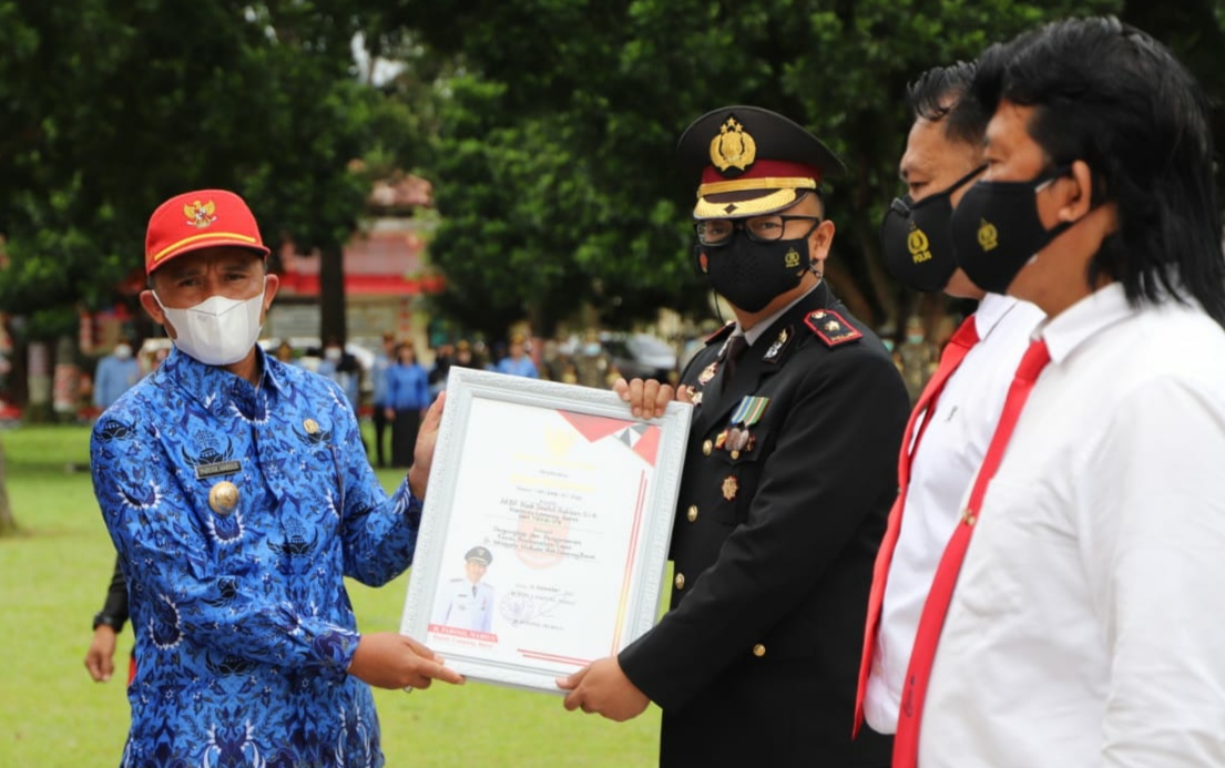 Ungkap Kasus Mayat Dalam Karung, 25 Anggota Polres Lambar Dapat Reward Dari Bupati