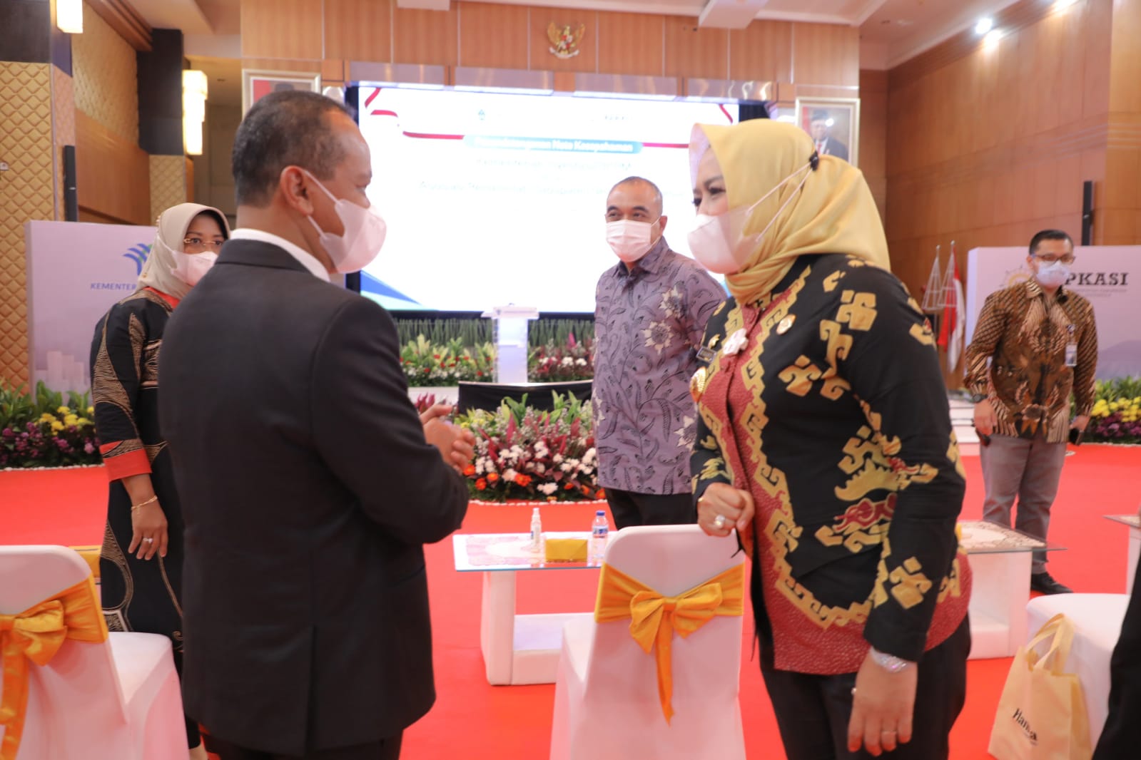 Hadiri MoU APKASI, Bupati Tuba Ungkap Komitmen Permudah Izin Investasi