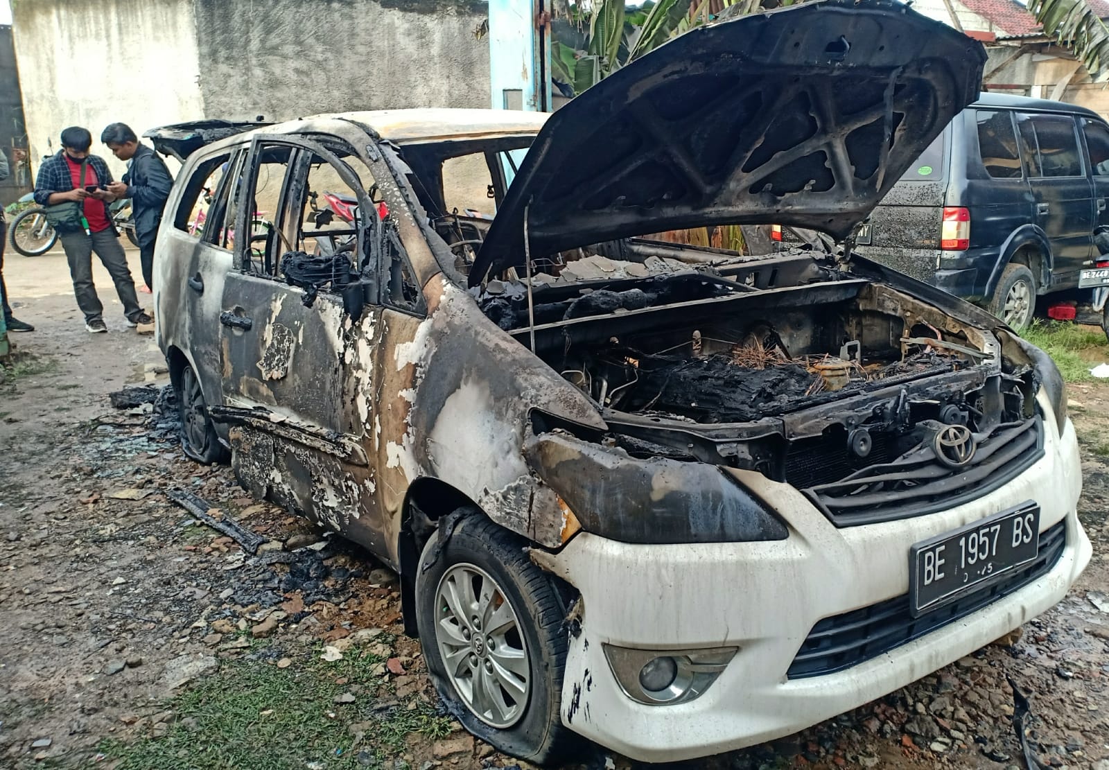 Satu Unit Mobil Hangus Terbakar