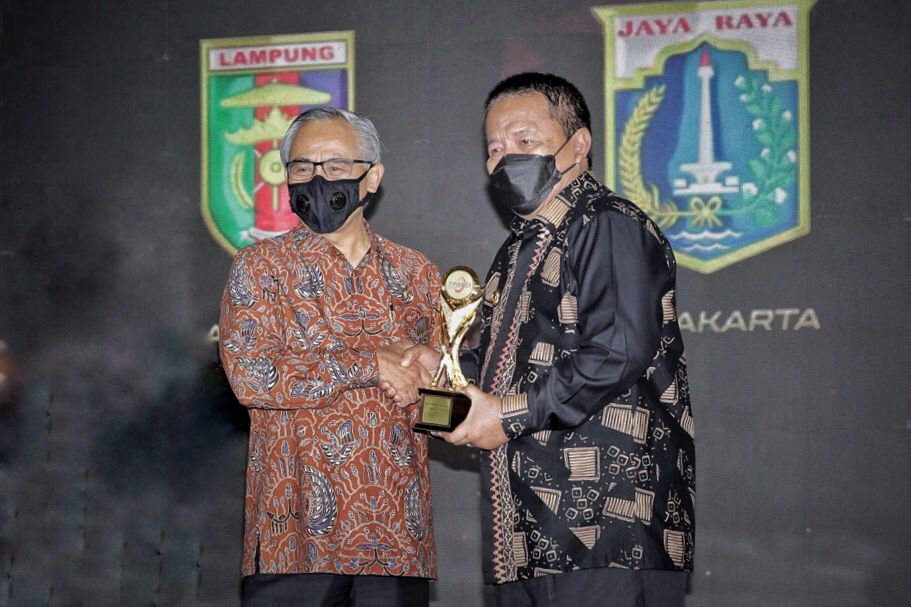 Gubernur Lampung Raih Penghargaan TPAKD Award 2021 Terkait Inovasi Keuangan Sektor Pertanian
